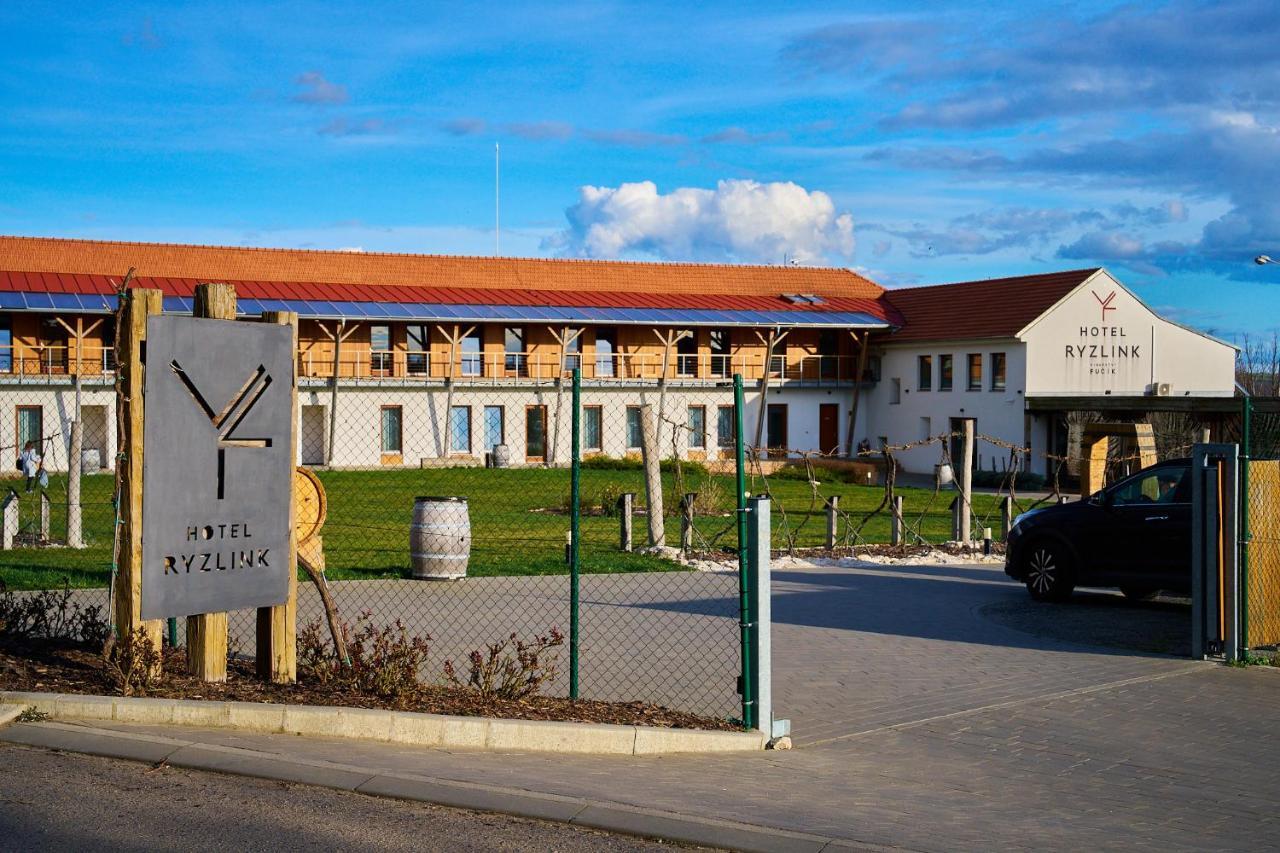 Hotel Ryzlink Mikulov Exterior photo